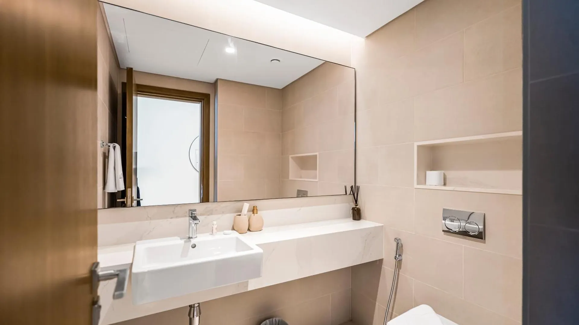Escape24 - Brand New 2Br In Canal Front Residences, Al Wasl Near Safa Park Dubai